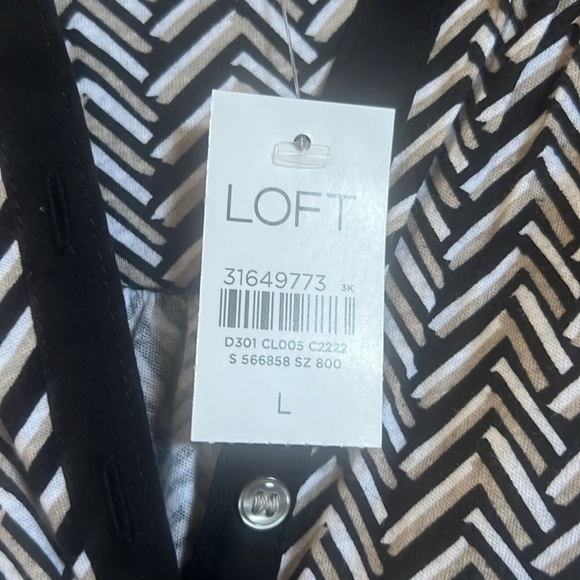 LOFT sleeveless blouse, Size Large - Picture 4 of 4